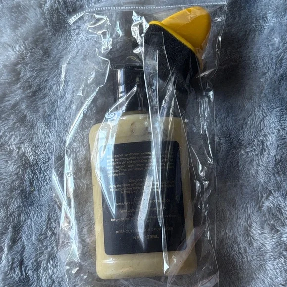 Leather Conditioner - Black and Yellow - Picture 2 of 4